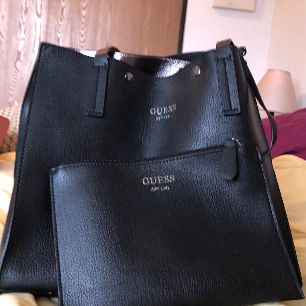 Guess tote